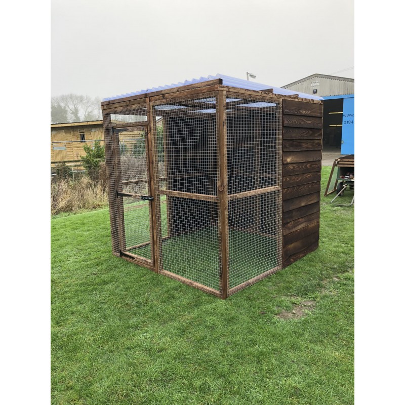 Waterproof Run with 4 fully Boarded Panels 6ft x 6ft 16G Fox Proof Dog
